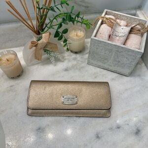 Michael Kors Jet Set Travel Slim Envelope Wallet